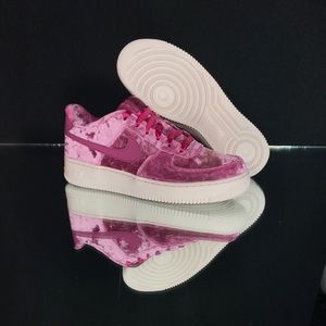 NEW Nike Air Force 1 LV8 Tea Berry Velvet